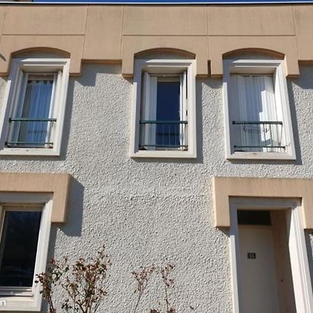 Maison De Ville 102M2 3 Chambres Монтиньи-ле-Бретонё Экстерьер фото